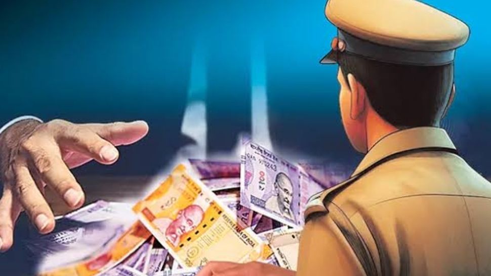 ಮರಳು ಲಾರಿ ಬಿಡಲು ₹30 ಸಾವಿರ ಲಂಚ ಆರೋಪ; ಹೆಡ್ಕಾನ್ಸ್ಟೇಬಲ್-ಹೋಮ್ಗಾರ್ಡ್ ಲೋಕಾಯುಕ್ತ ಬಲೆಗೆ